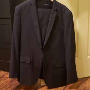 Perry Ellis Slim fit black suit 38S and 32/30